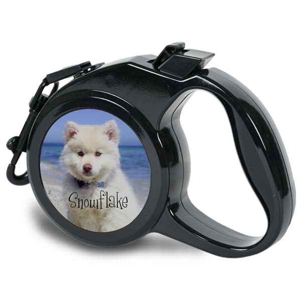 Personalize a retractable leash for your pet and keep a cute photo always visible