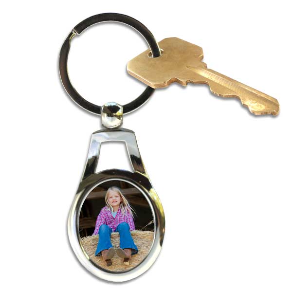 Metal oval key chains make a great gift and are perfect for your keys