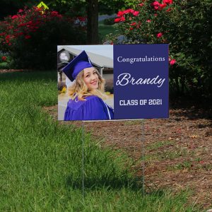 Create your own lawn sign and surprise your 2019 Graduate with the announcement